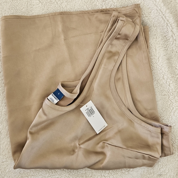 Top - Picture 2 of 4